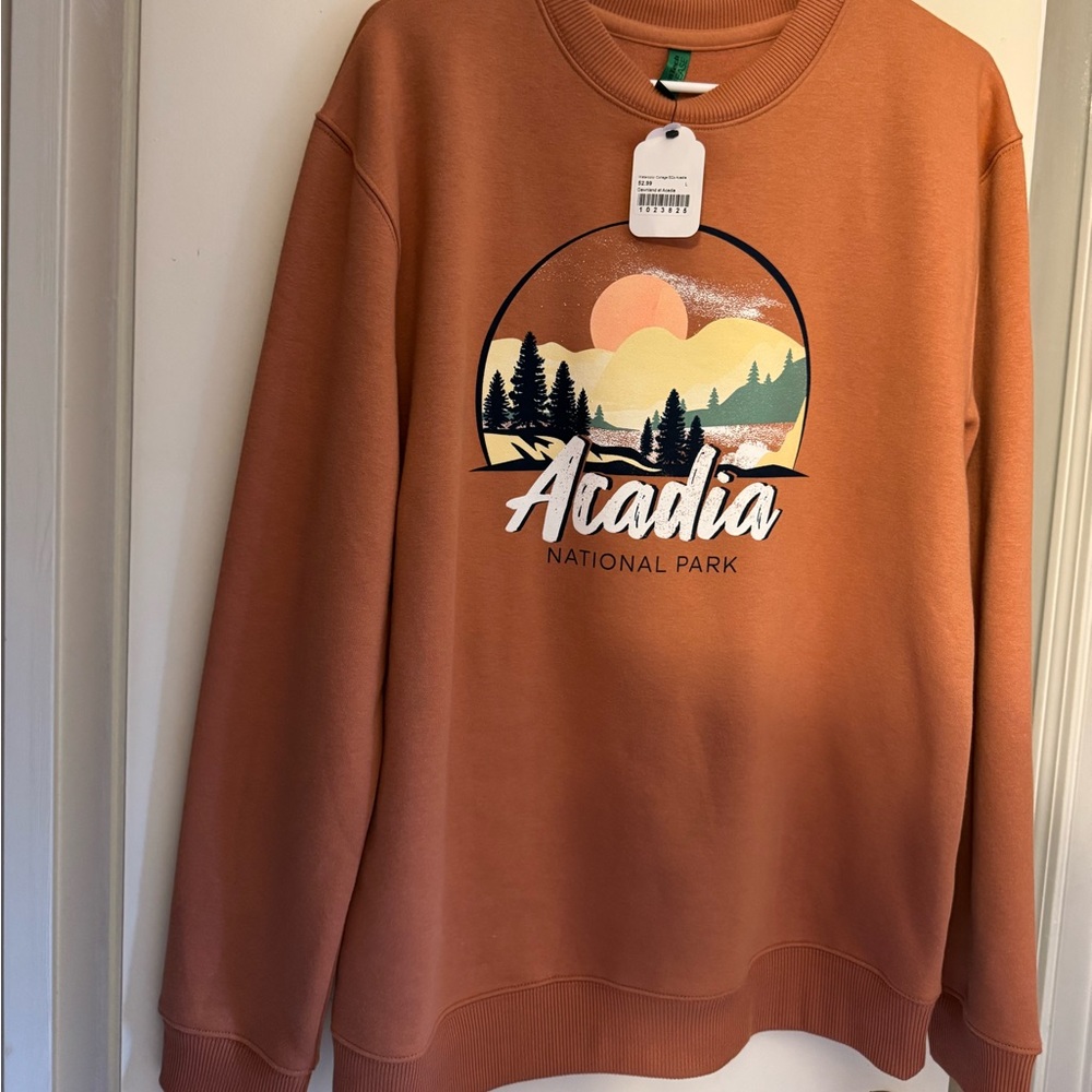 Acadia National Park Sweatshirt. Size Large. Never worn. Tags still on.